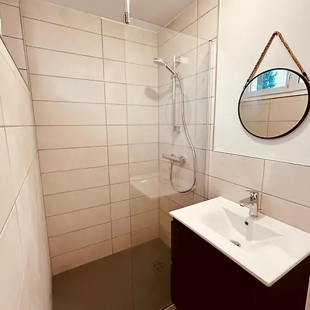 Chez Soi - Entier - Choix 1 A 4 Avec Sdb Privatives - Emplacement #1 Apartment